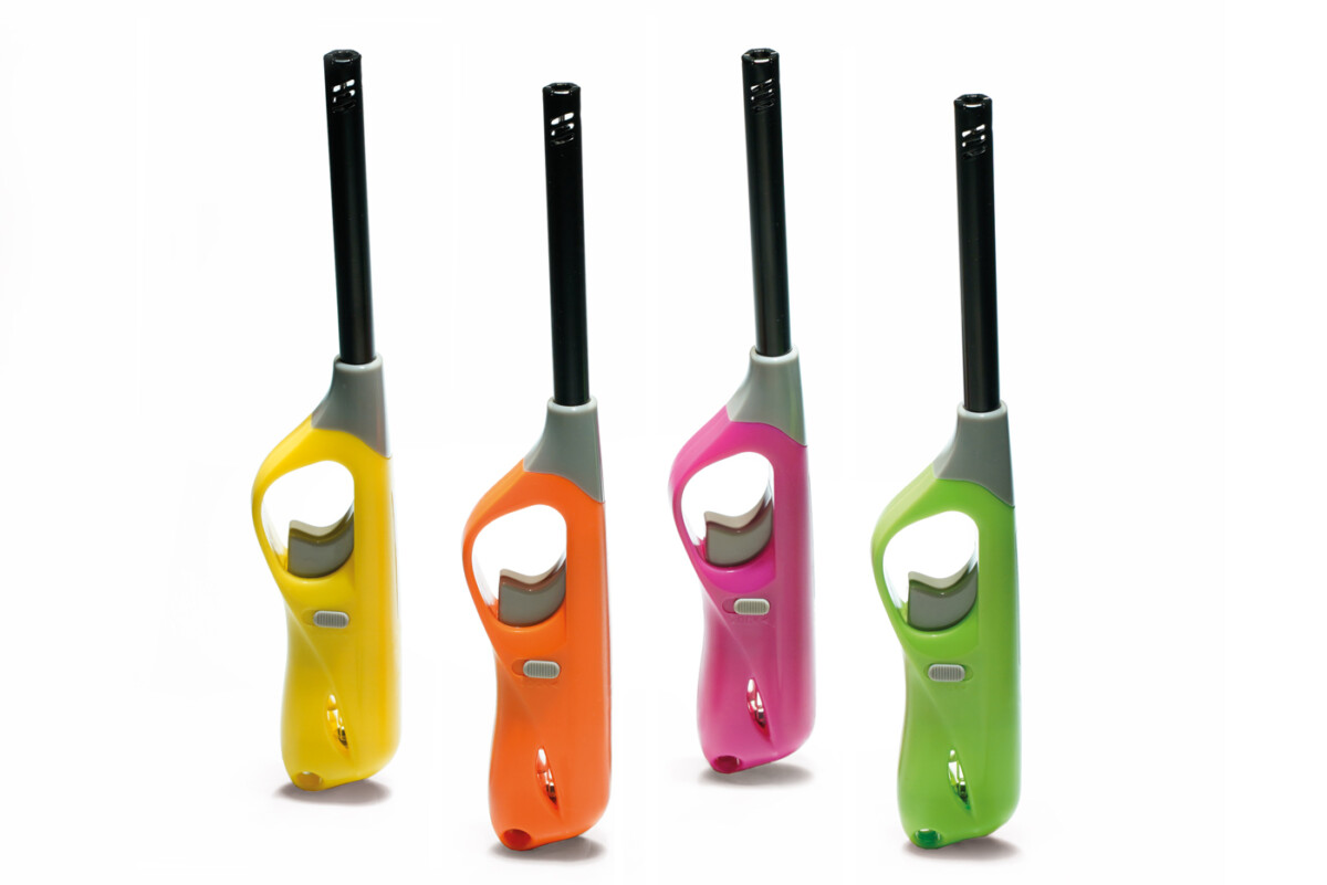 Tiross gaasiga korduvtäidetav süütaja